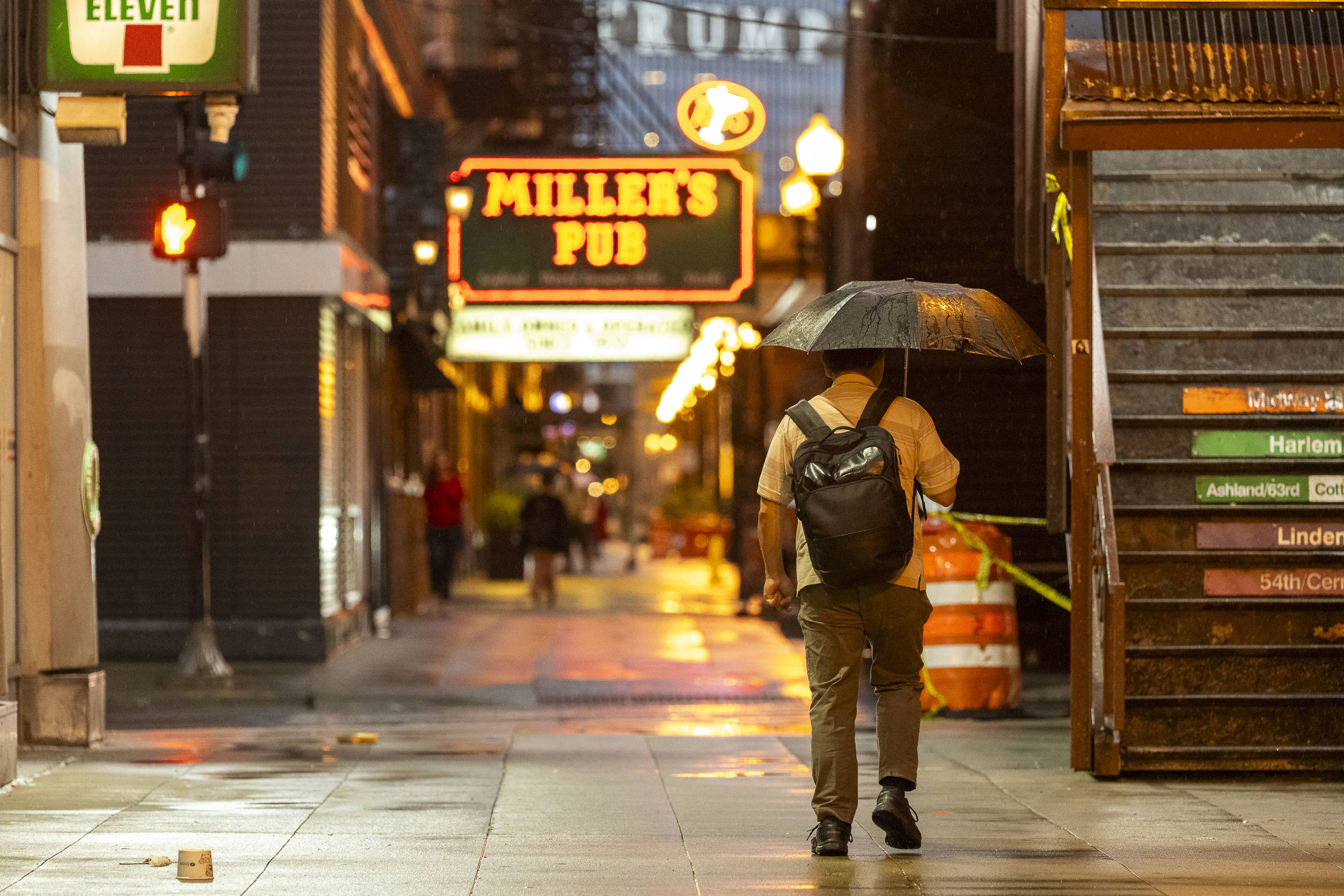 （外代一线）雨中芝加哥