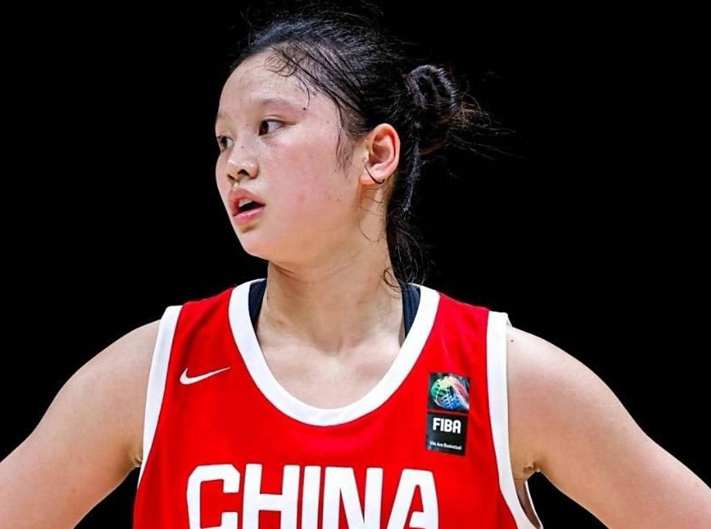 中国女篮U16半决赛惨败澳洲，当家球星18中4失准