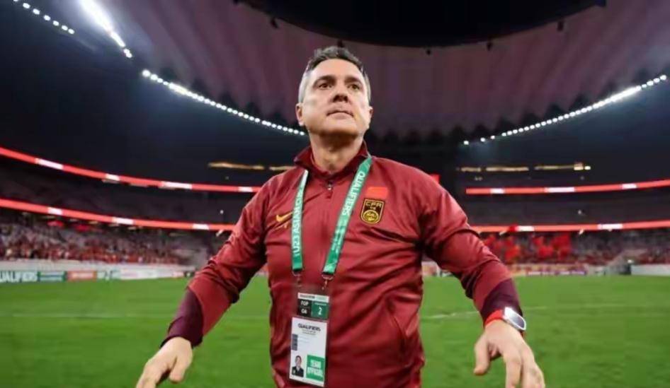 0-0绝平！U22国足战平澳洲晋级，主帅称“11兵马俑”引热议